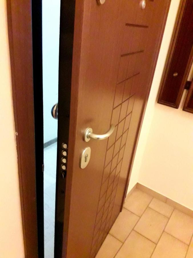 Central Apartment Ioannina Bagian luar foto